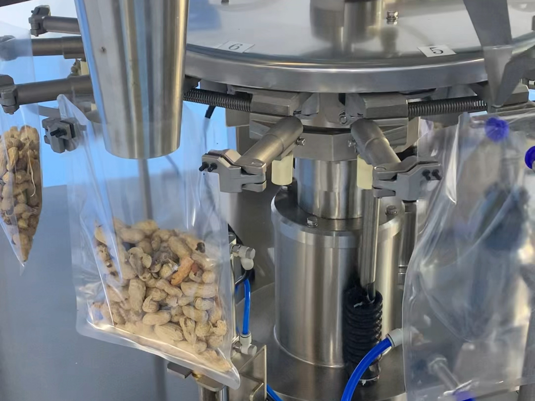顆粒包裝機的多樣化應(yīng)用 從花生到炒貨的全方位包裝解決方案